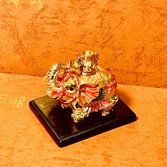 Feng Shui Golden Elephant For The Lunar New Year.  Luck, Protection, Wea… - Picture 15 of 16